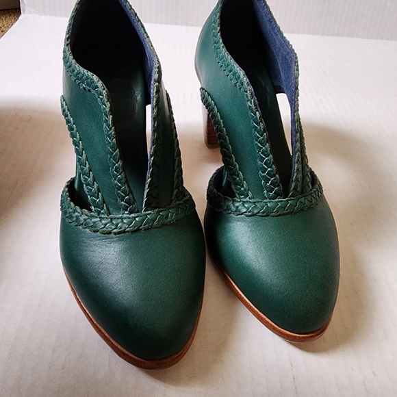 NEW - ELF dark green leather shoes with 3" heel - Picture 4 of 7